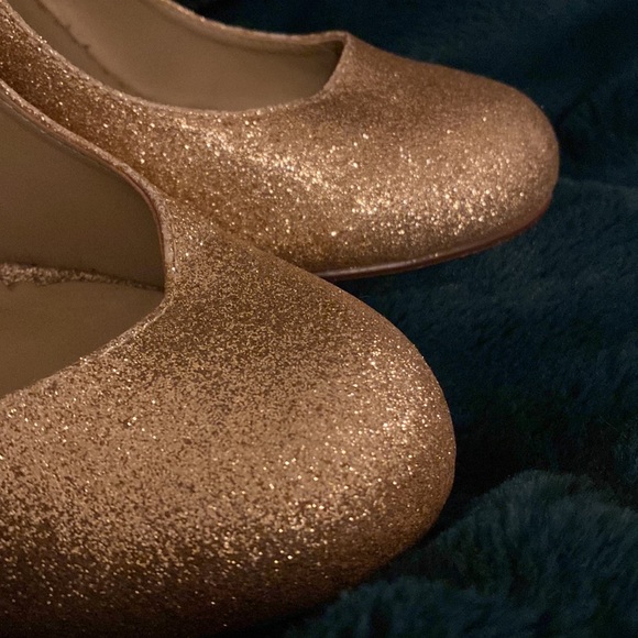Gold Glittery Heels - Picture 4 of 5